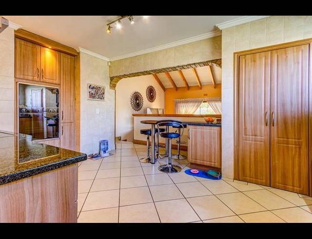 4 BEDROOM HOUSE FOR SALE IN PARKHILL GARDENS